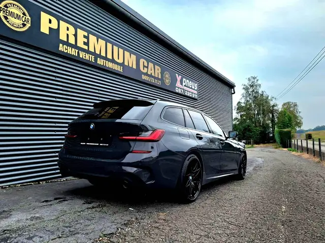 BMW 3 Series view 10