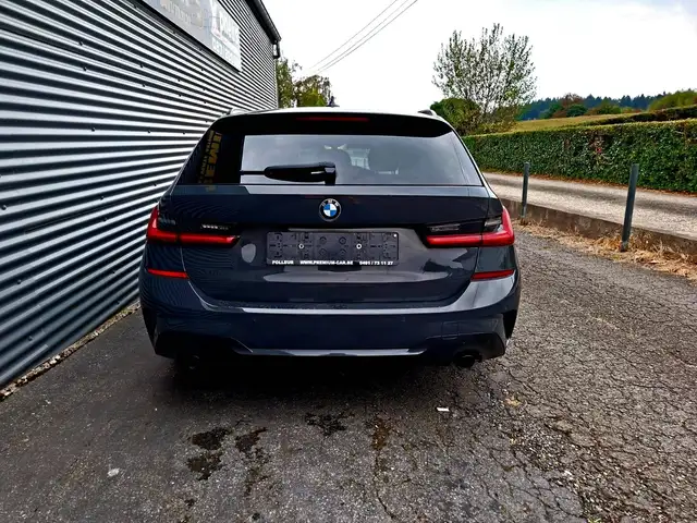 BMW 3 Series view 12