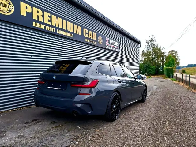 BMW 3 Series view 9