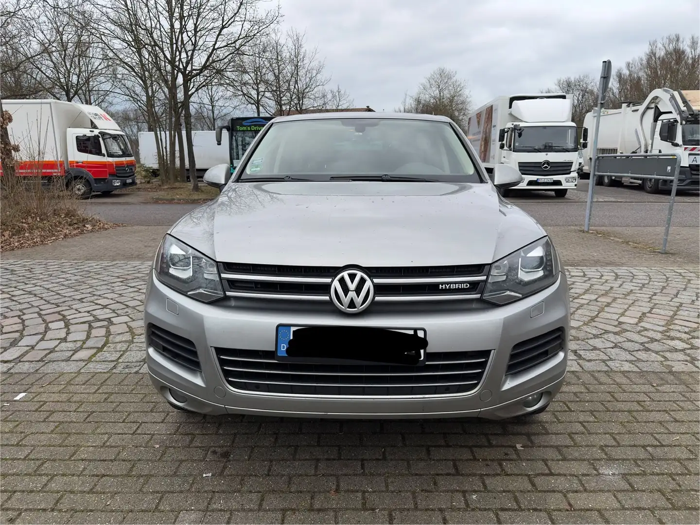 Volkswagen Touareg 3.0 Hybrid Automatik Silber - 1