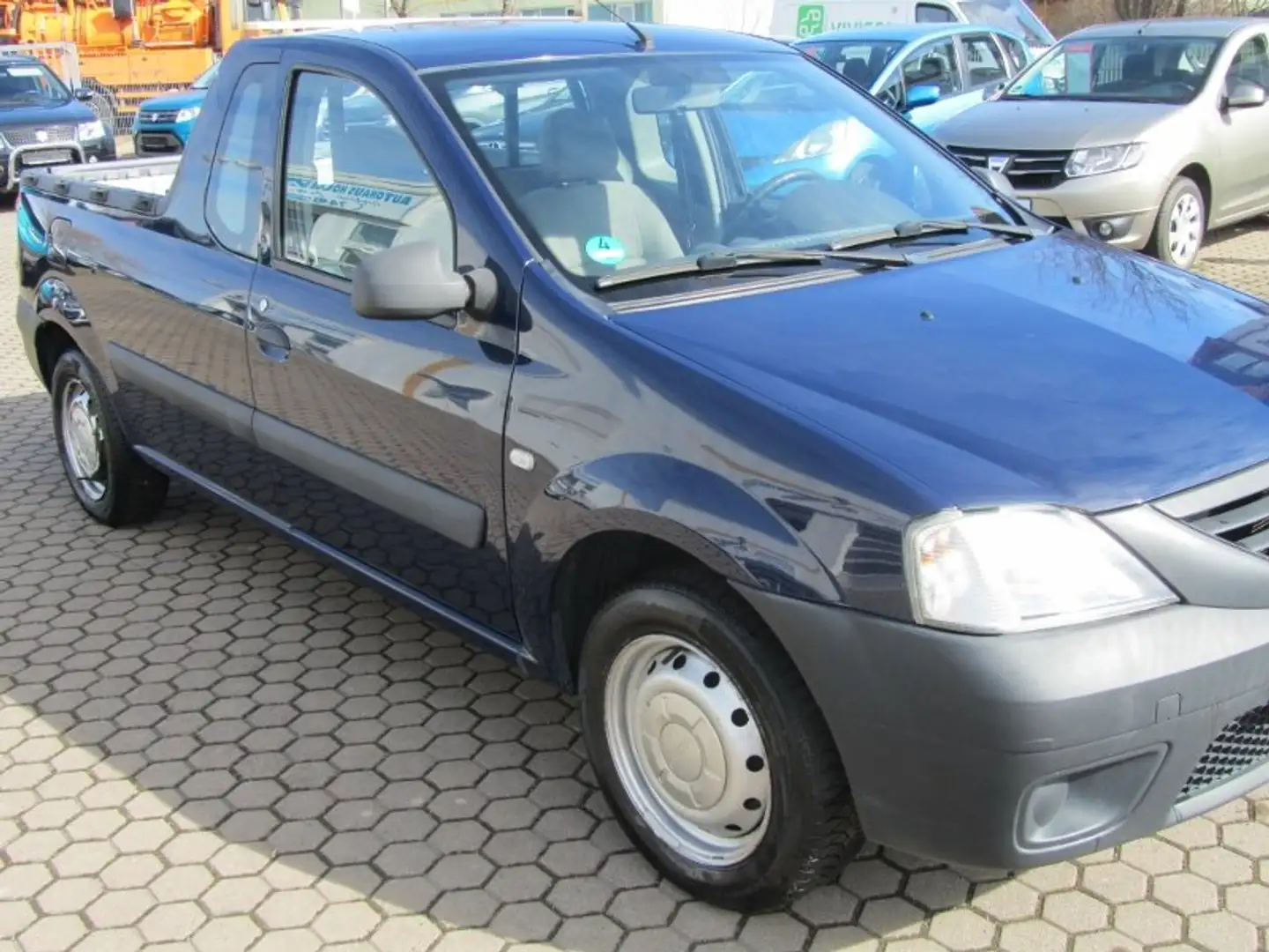 Dacia Logan Pick-Up 1.6 MPI 85 Blau - 2