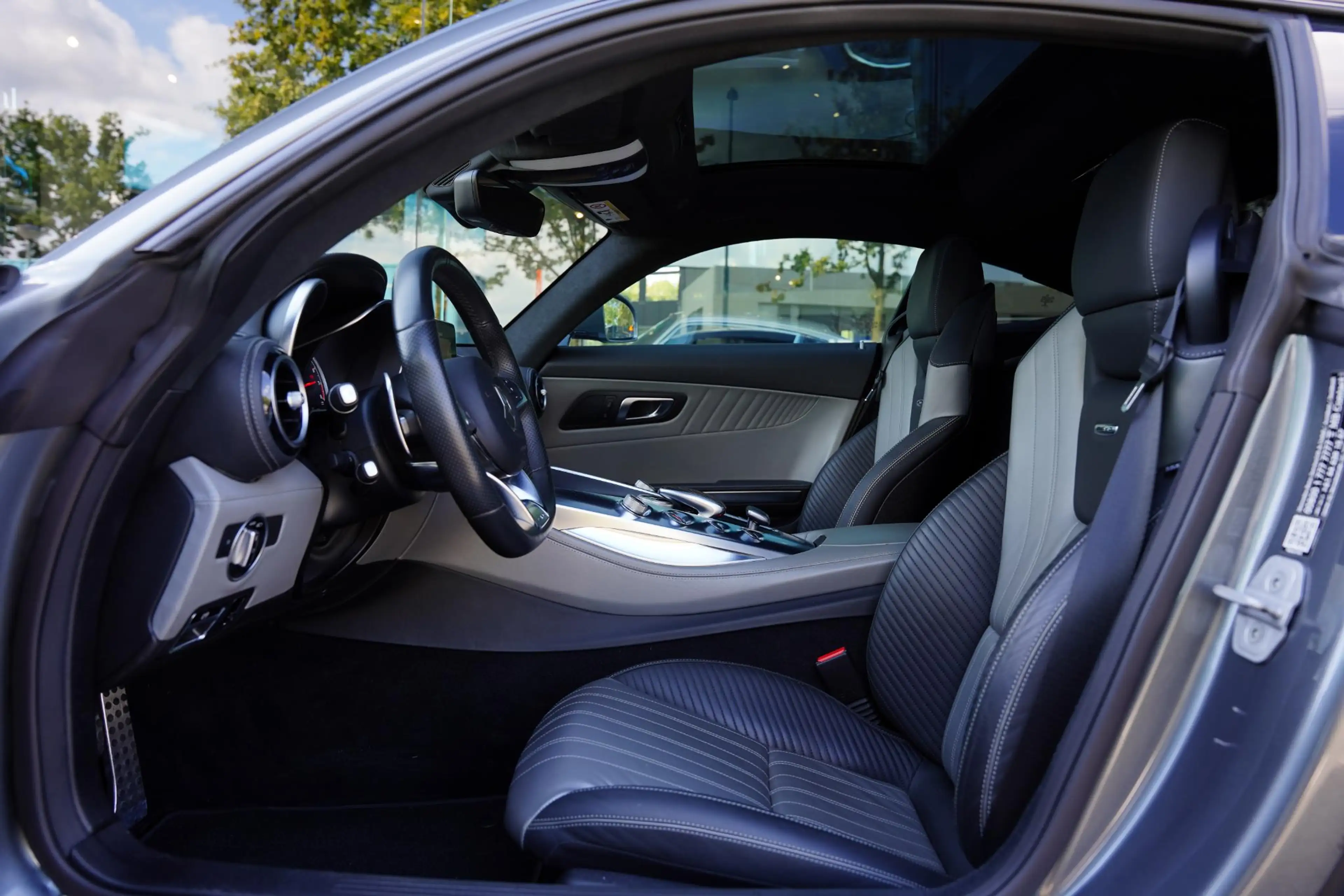 Mercedes-Benz AMG GT 4.0 / Panorama Dak / Keyless — photo 5