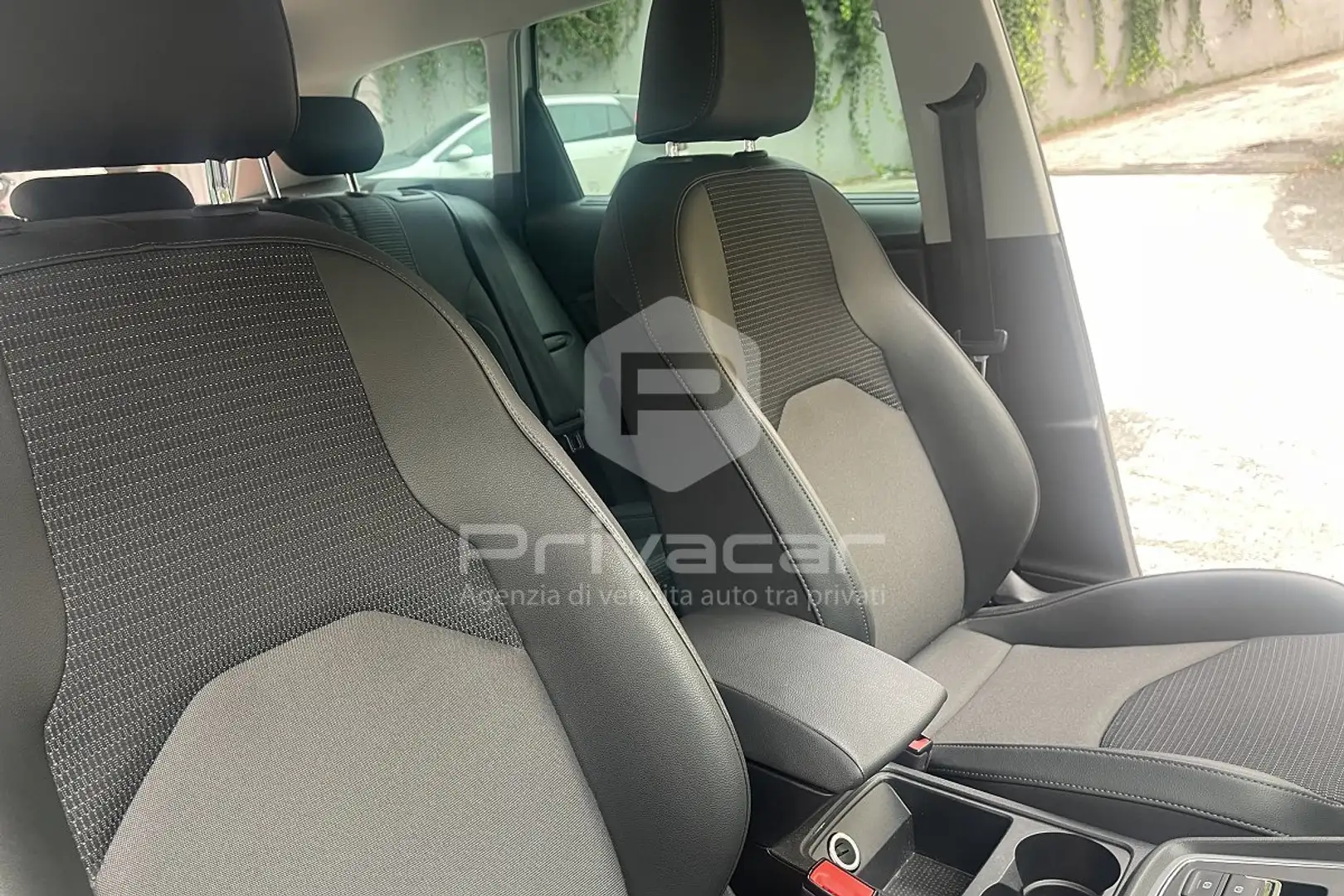 SEAT Leon Leon 1.5 TGI DSG ST XCELLENCE Argent - 2