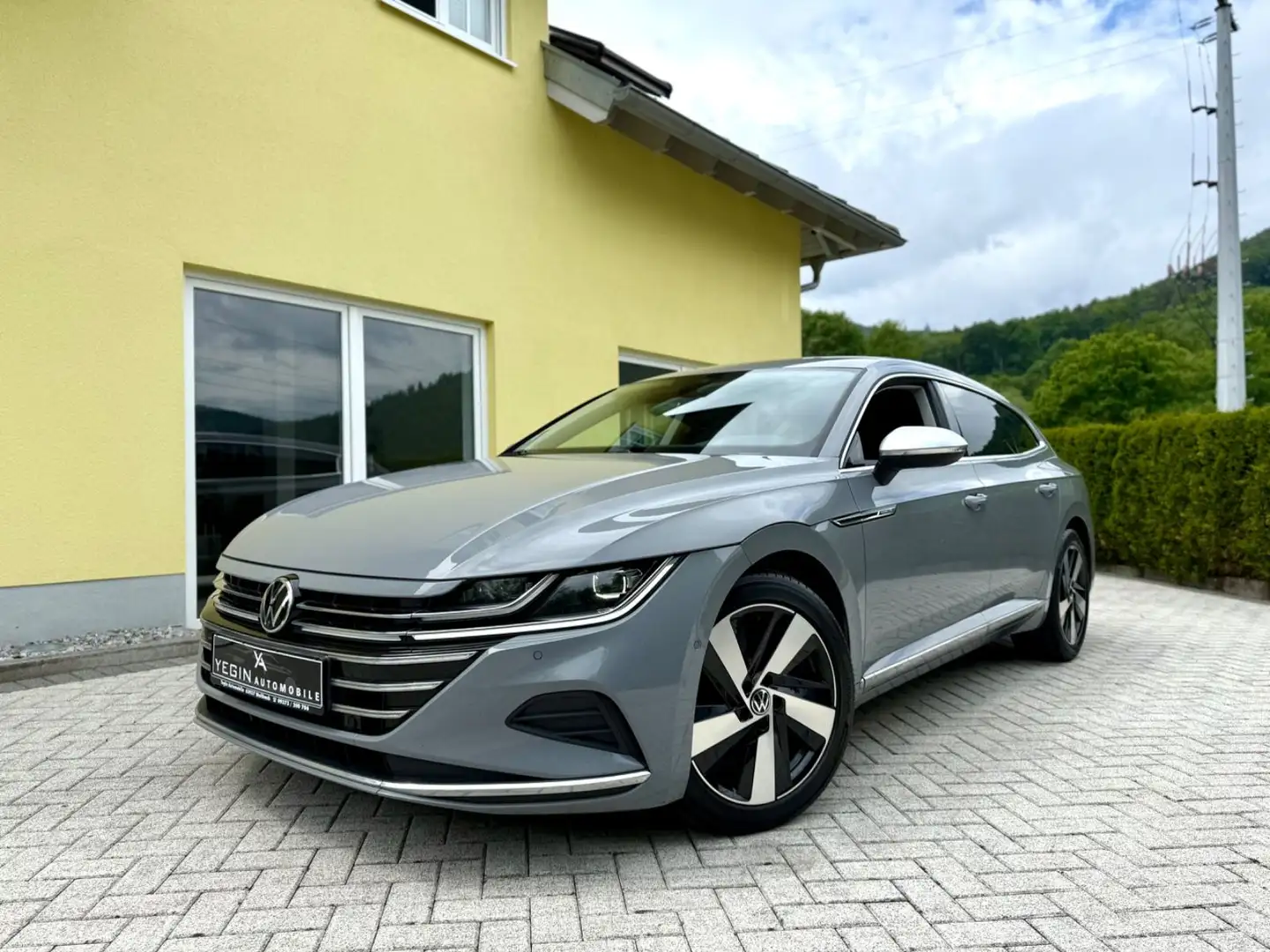 Volkswagen Arteon SB 2.0 TDI Matrix-Virtual-360°-AHK-ACC Gris - 2