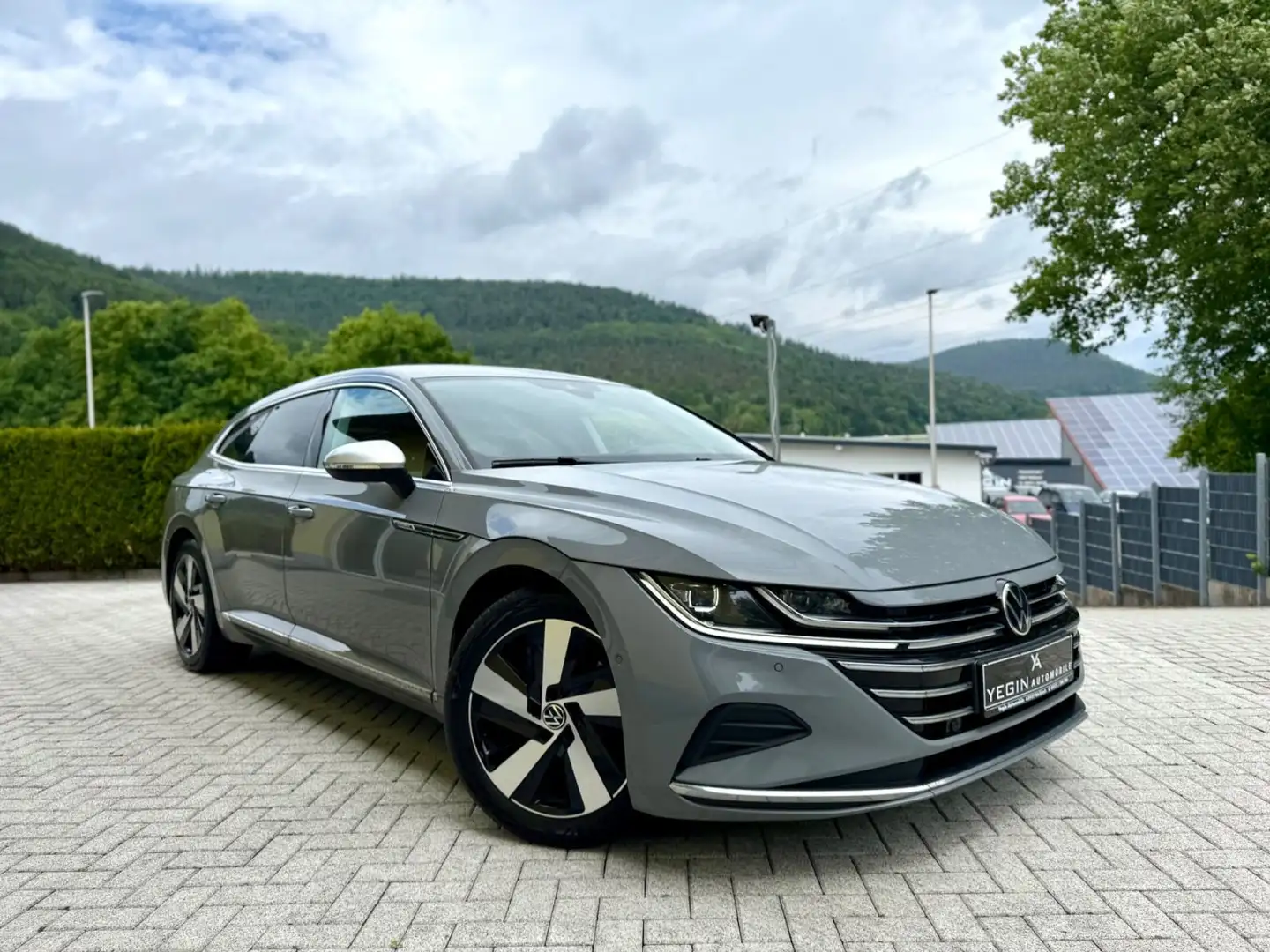 Volkswagen Arteon SB 2.0 TDI Matrix-Virtual-360°-AHK-ACC Gris - 1
