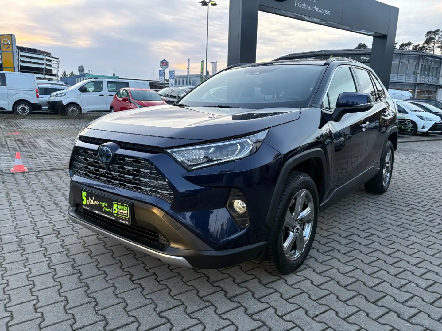 Toyota RAV 4 2.5 VVT-i Hybrid Lounge Navi, Kamera, LED Blau - 2