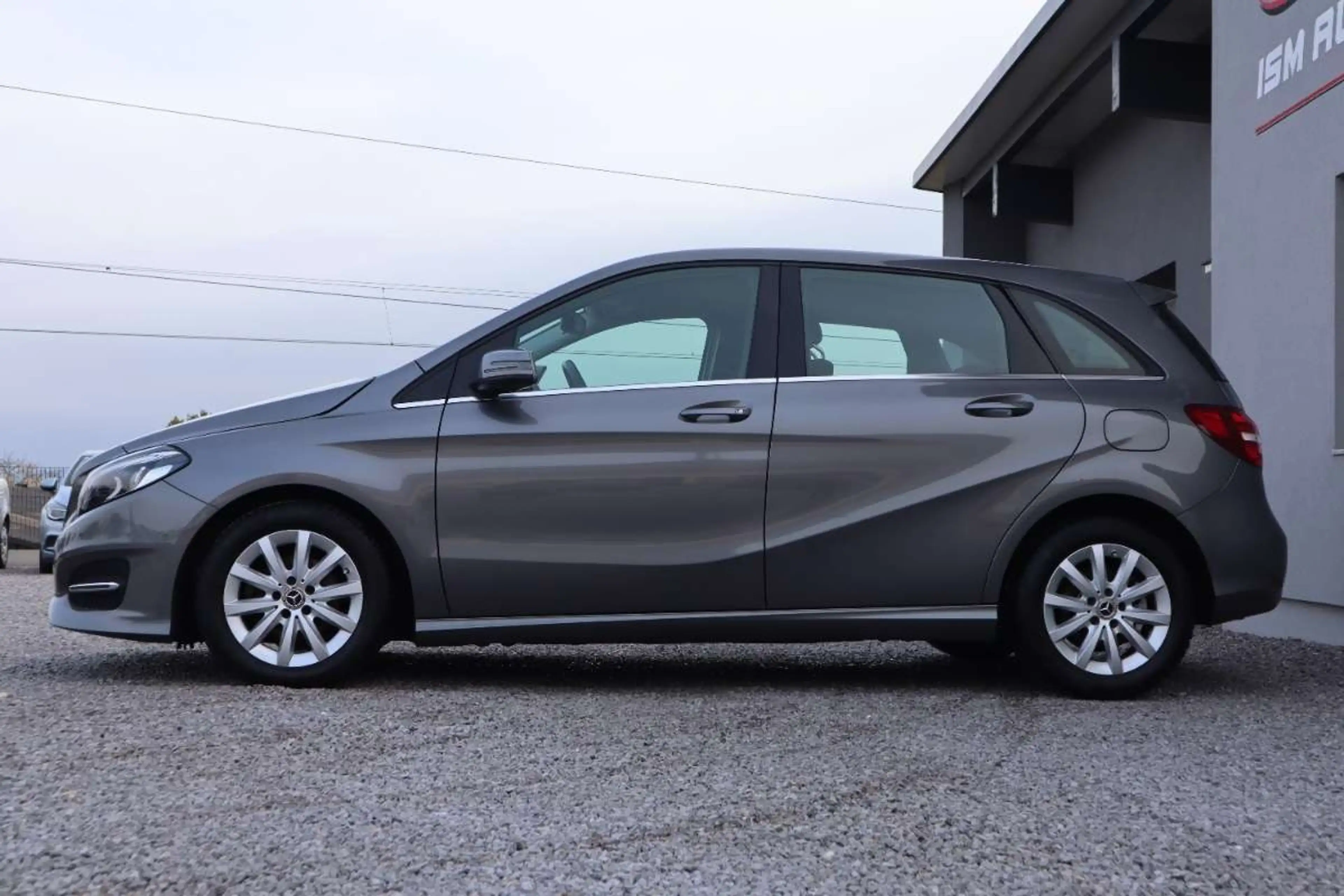 Mercedes-Benz B 180 d — photo 4