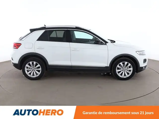 Volkswagen T-Roc view 7