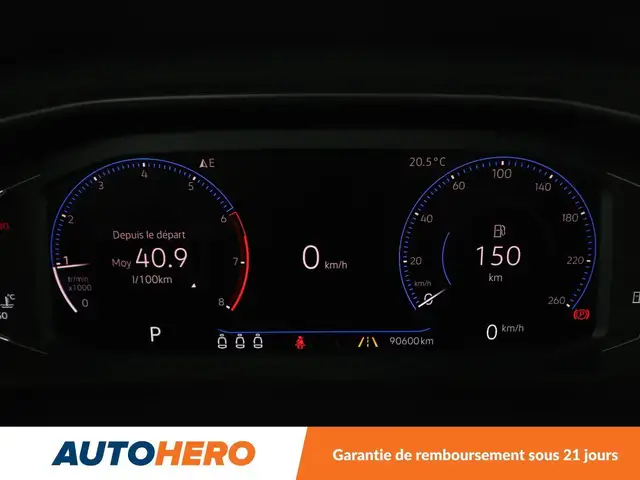 Volkswagen T-Roc view 22