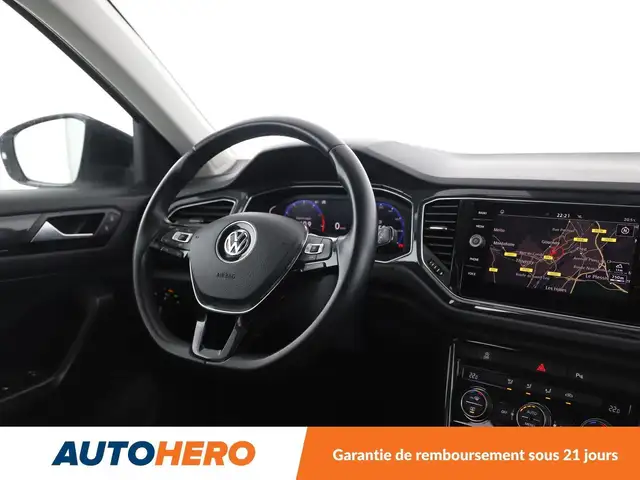 Volkswagen T-Roc view 13