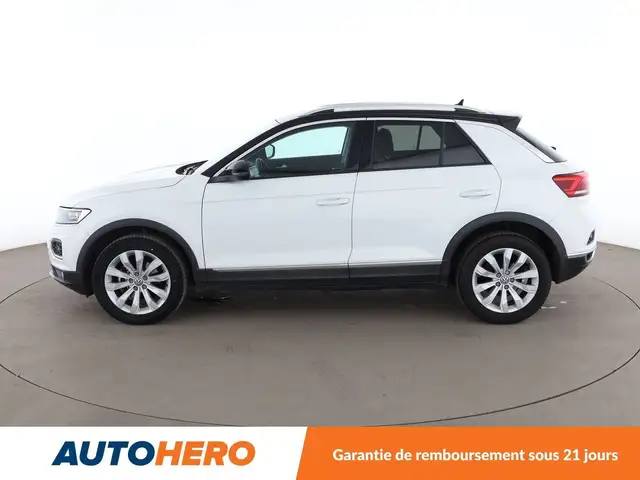 Volkswagen T-Roc view 3