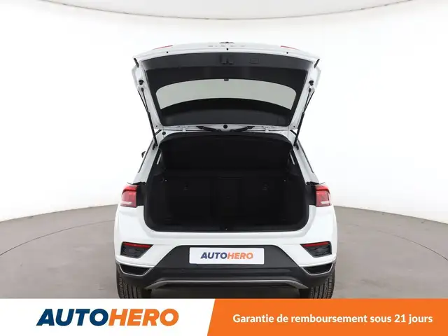 Volkswagen T-Roc view 16