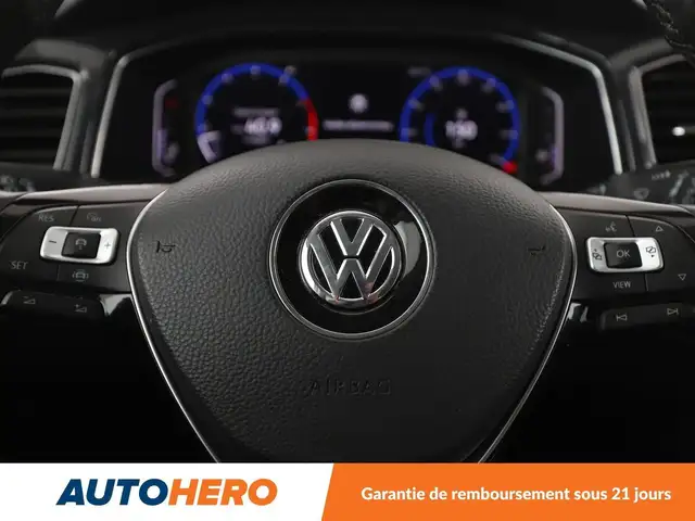 Volkswagen T-Roc view 19