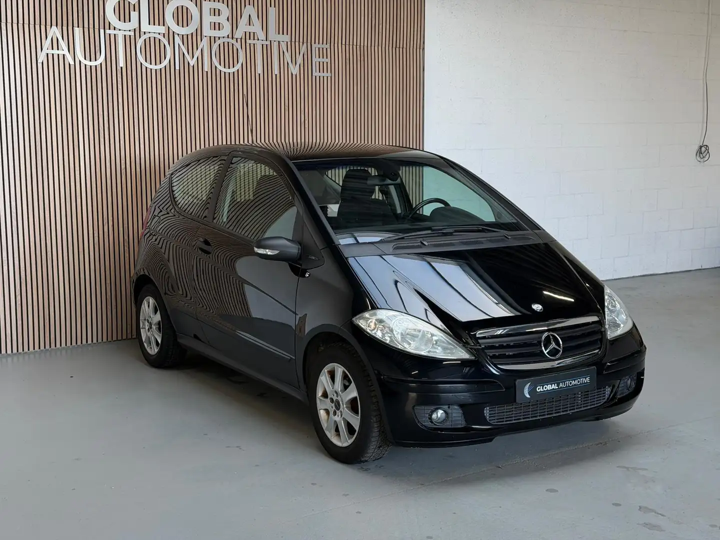 Mercedes-Benz A 150 Classic | Automaat | Stoelverwarming | Airco Negro - 2