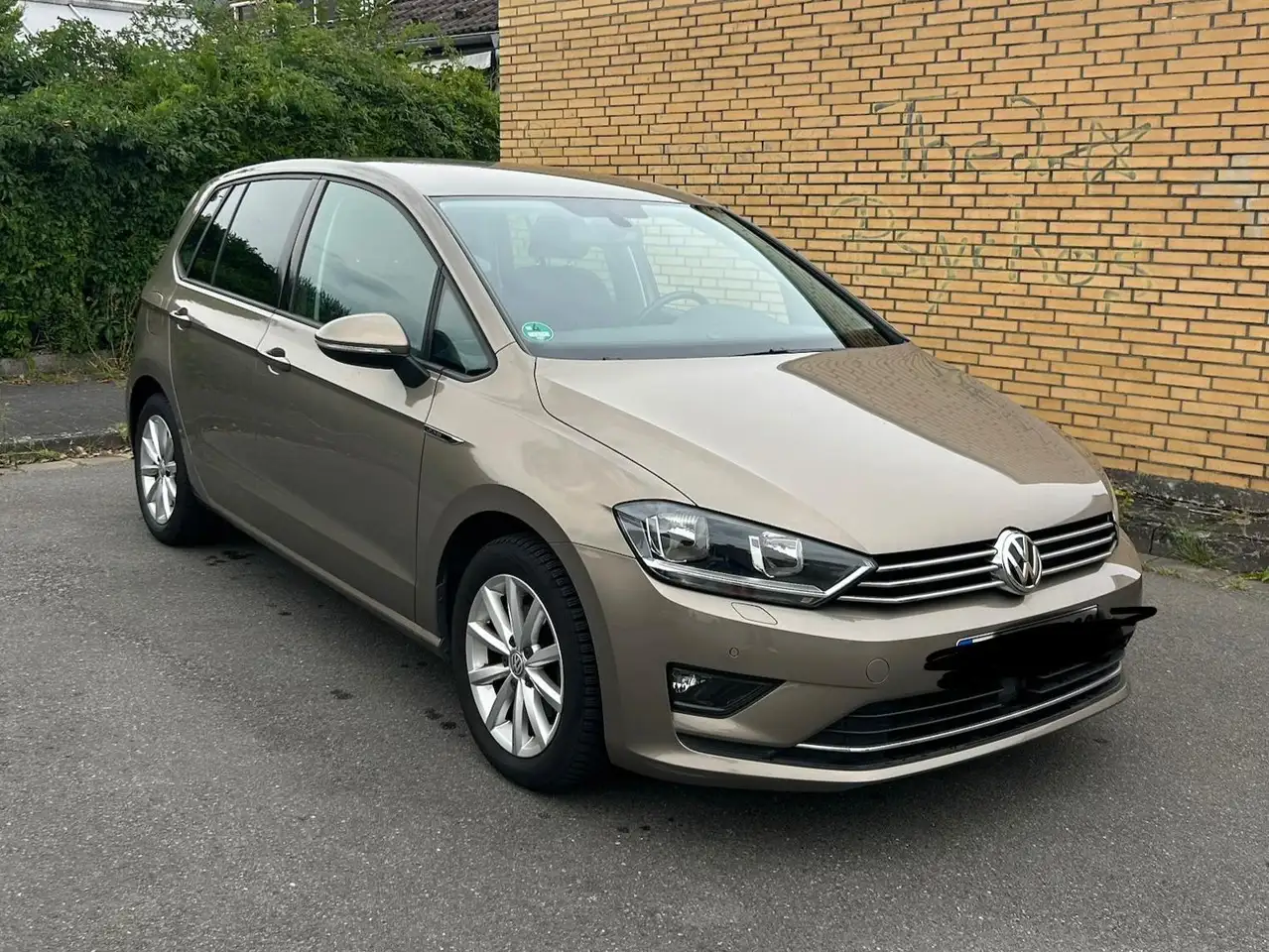 Volkswagen Golf Sportsvan Golf Sportsvan 1.2 TSI (BlueMotion Technology) Comfortline — photo 1 of 31