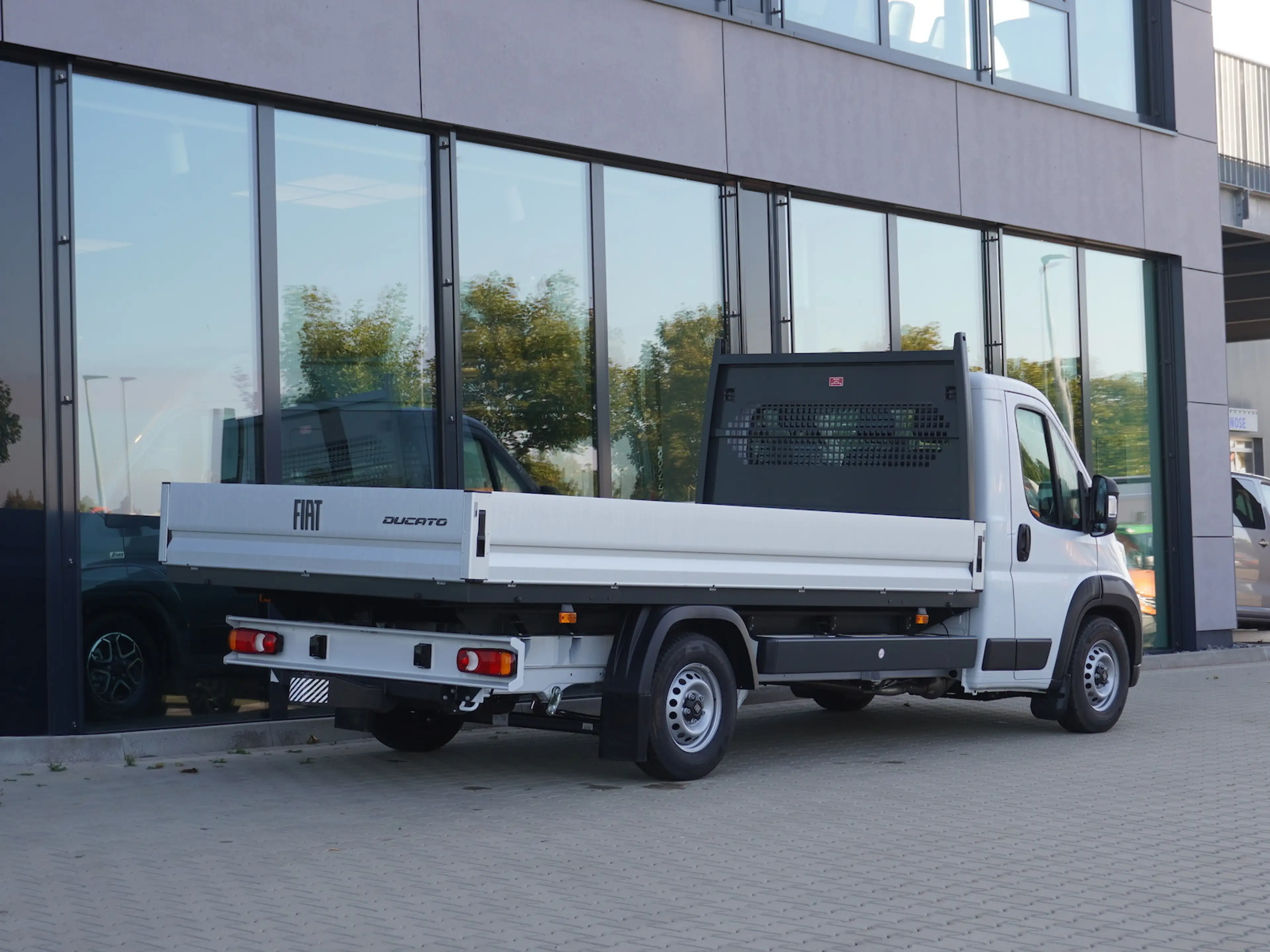 Fiat Ducato Maxi 180 Automatik / 10-Zoll Navi + AHK — photo 2