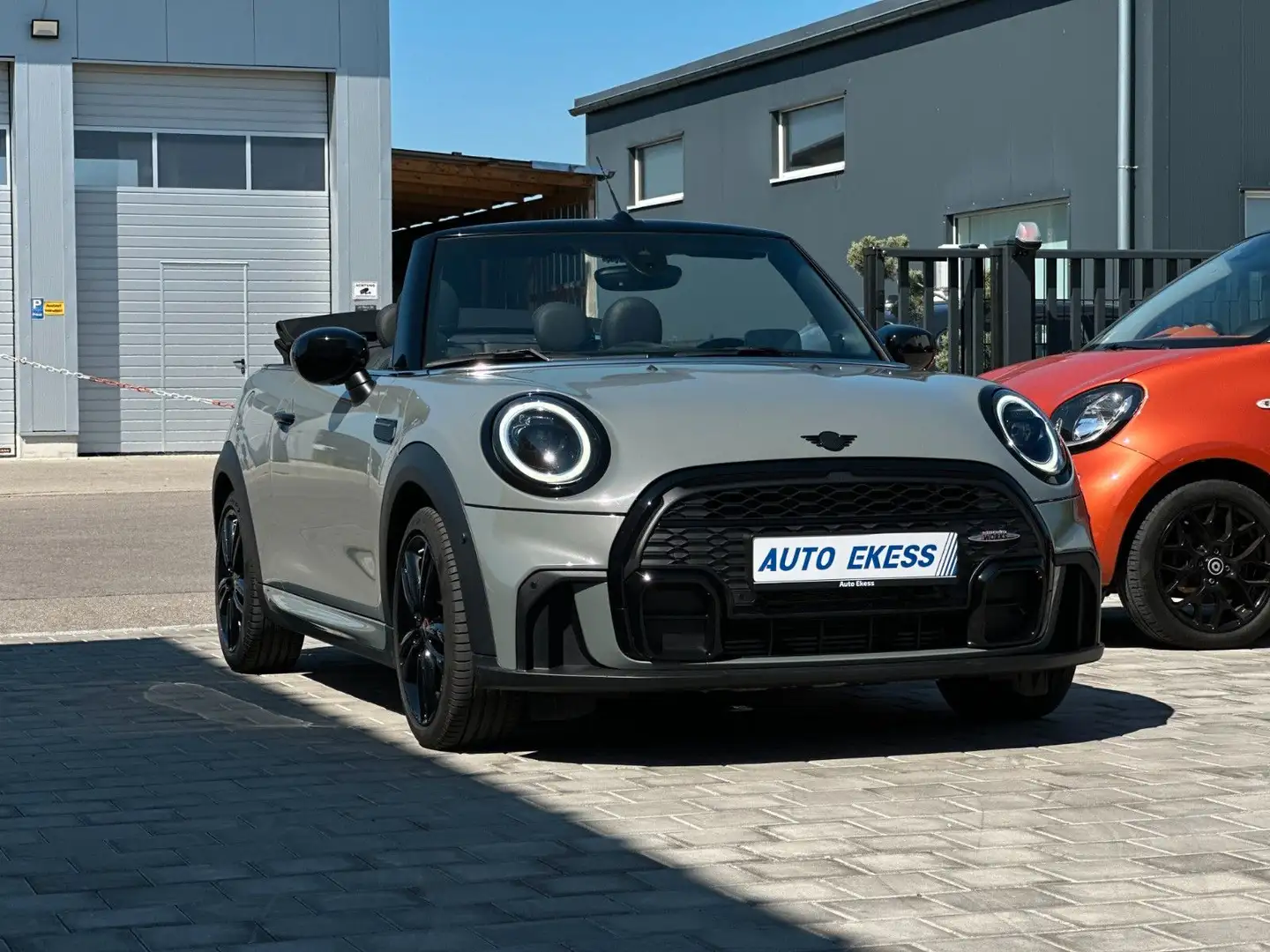 MINI Cooper JCW Trim Cabrio H/K*DAB*TEMP*HuD* Grau - 1