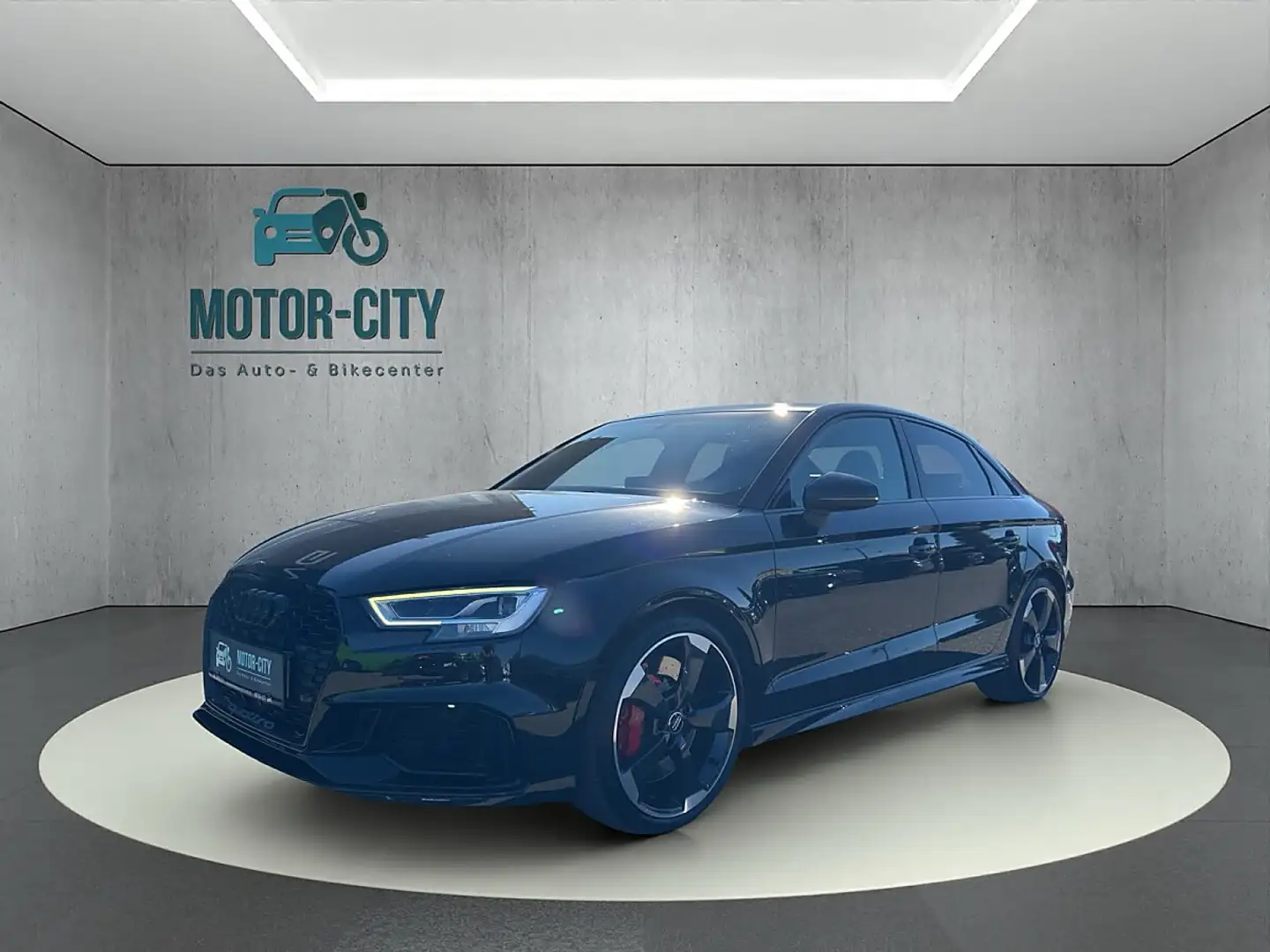 Audi RS3 TFSI quattro S-tronic Schwarz - 1