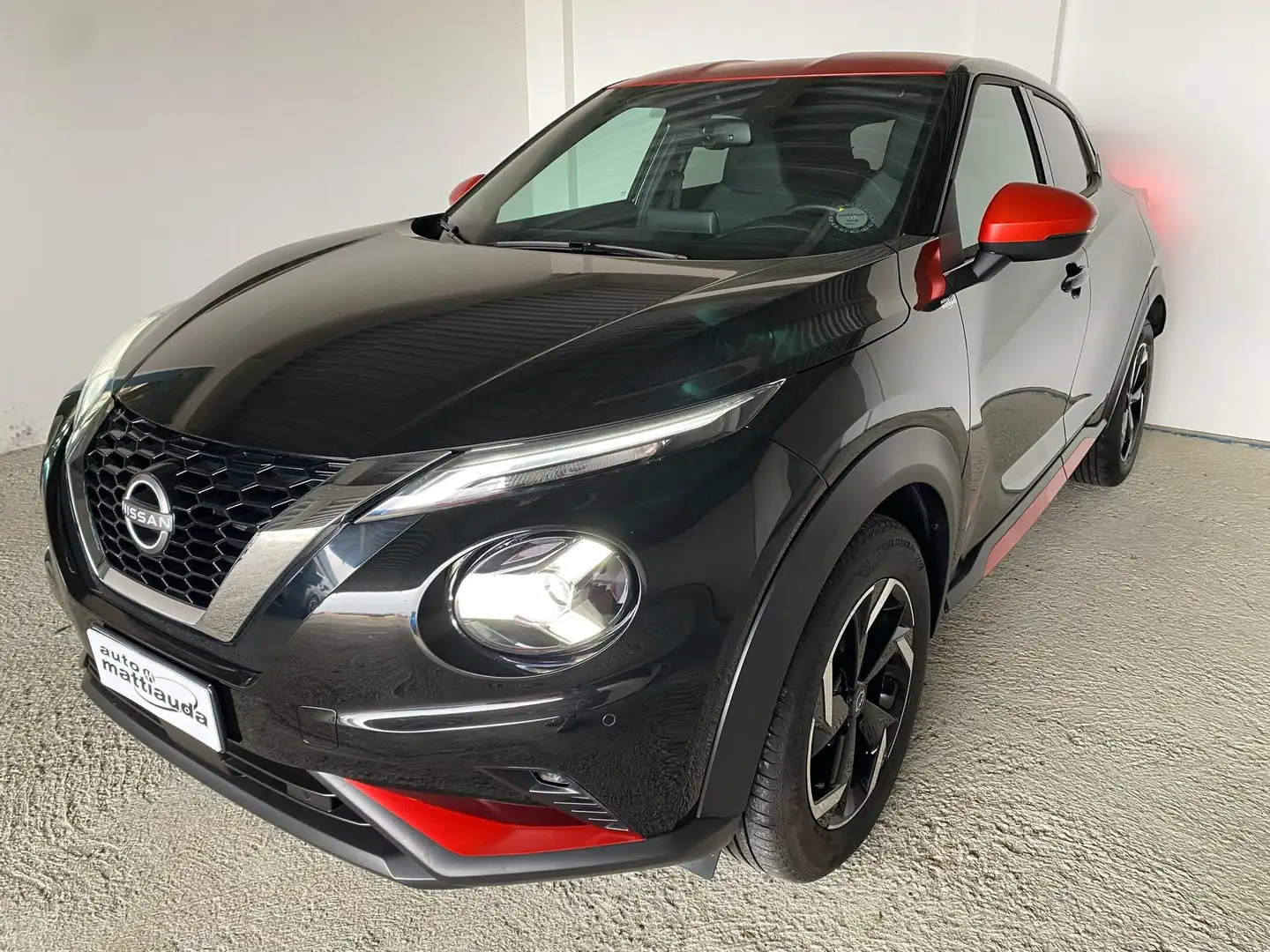 Nissan Juke Juke 1.0 dig-t N-Connecta 114cv Zwart - 1
