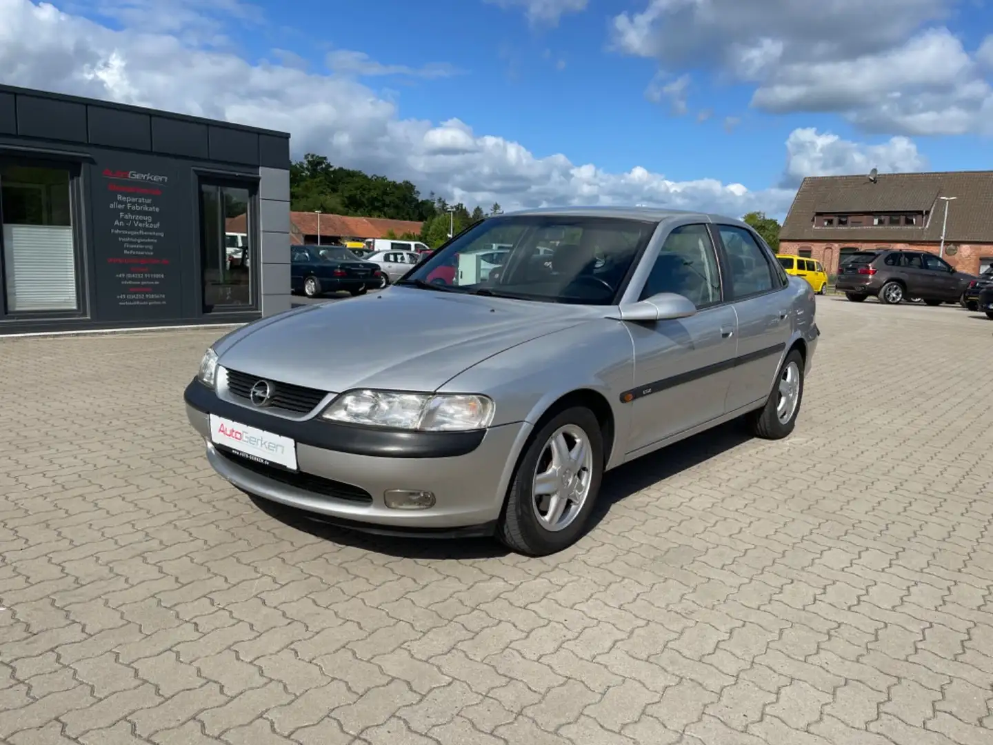 Opel Vectra B Limousine CD 2.5 V6 Automatik TÜV NEU Plateado - 1