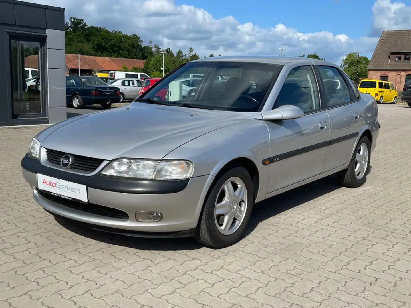 Opel Vectra B Limousine CD 2.5 V6 Automatik TÜV NEU Plateado - 2
