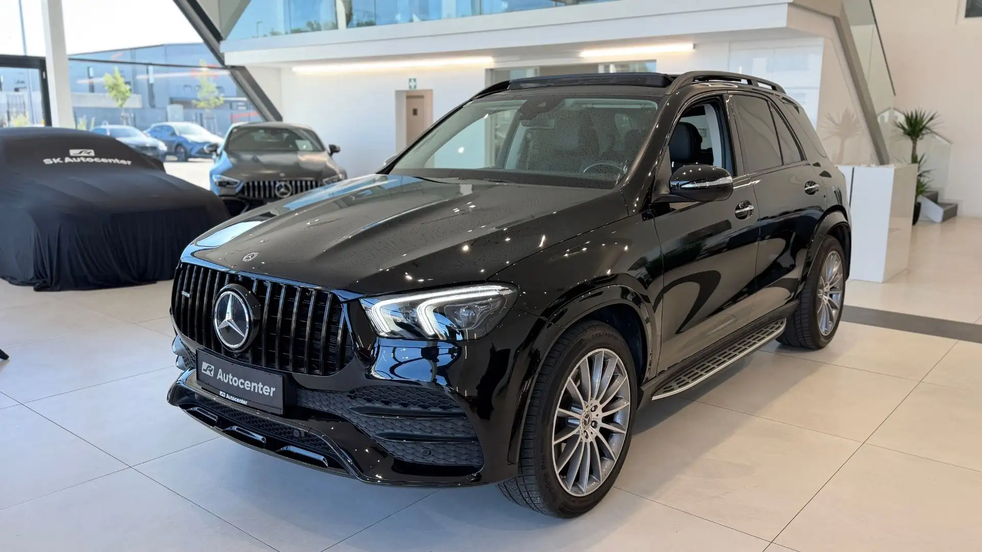 Mercedes-Benz GLE 300 d 4Matic Aut. Schwarz - 1