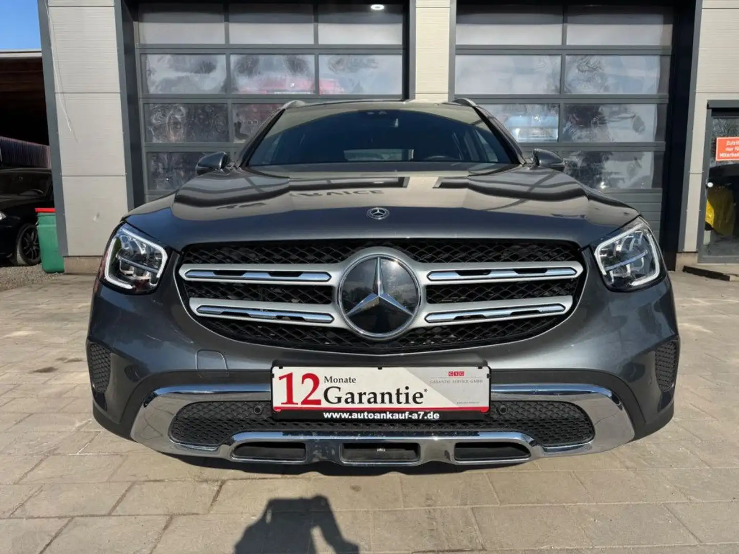 Mercedes-Benz GLC 200 4Matic 9G-TRONIC Grau - 2