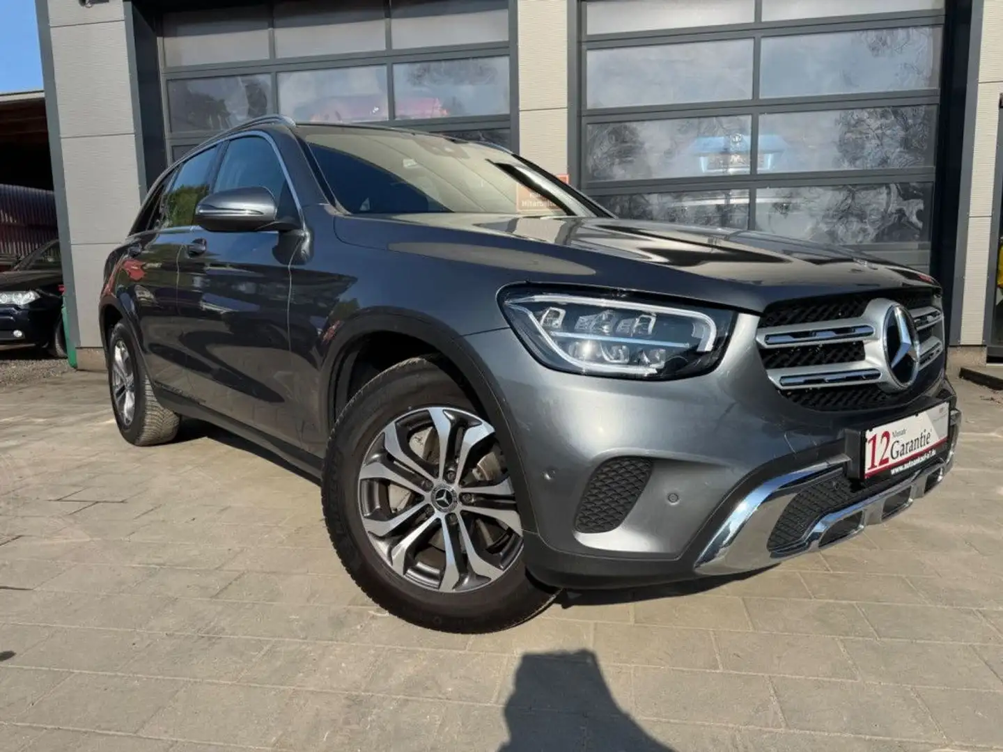 Mercedes-Benz GLC 200 4Matic 9G-TRONIC Grau - 1