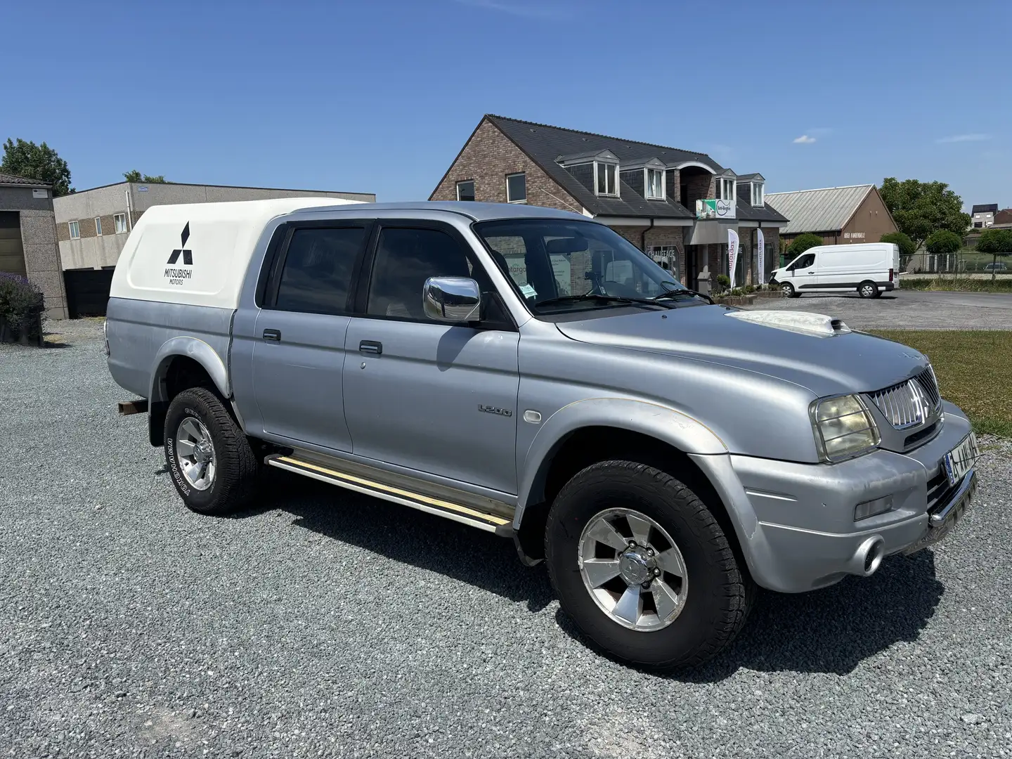 Mitsubishi L200 boite manuel diesel climatise Zilver - 2