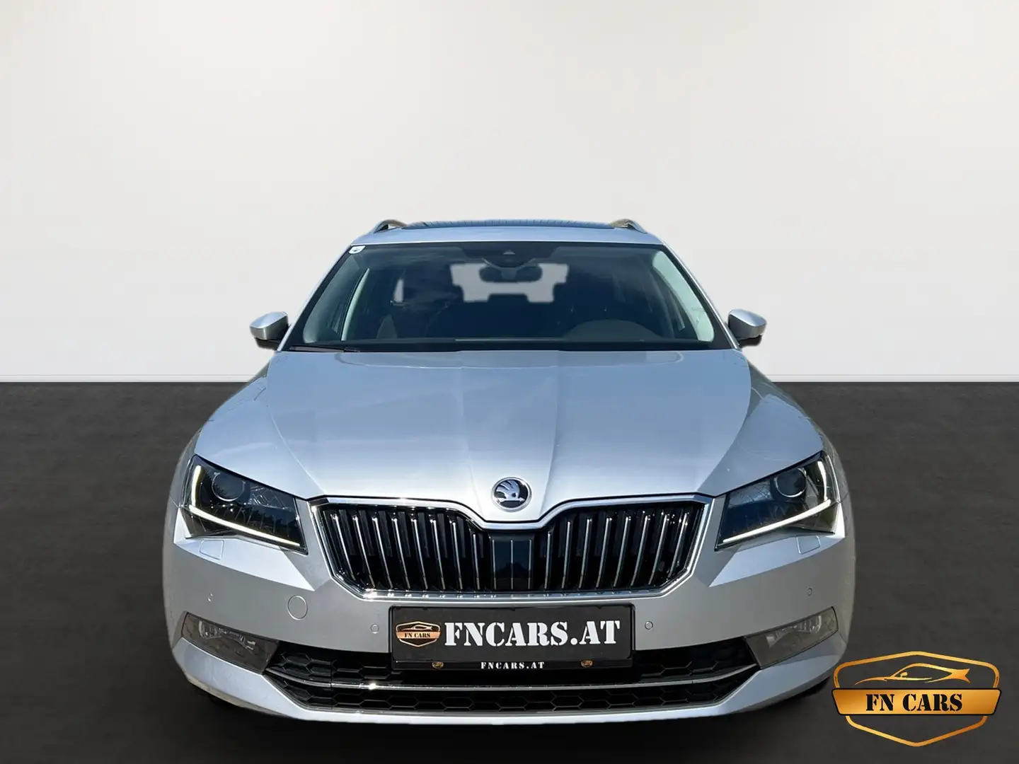 Skoda Superb 2.0 TDI Style 4x4 DSG | Panorama | ACC | LED |  Gris - 2