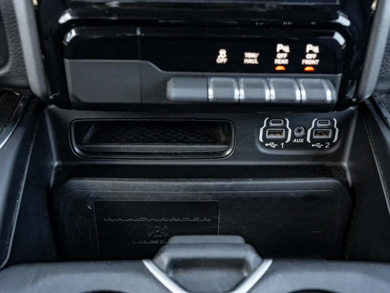 RAM 1500 снимка RAM 1500