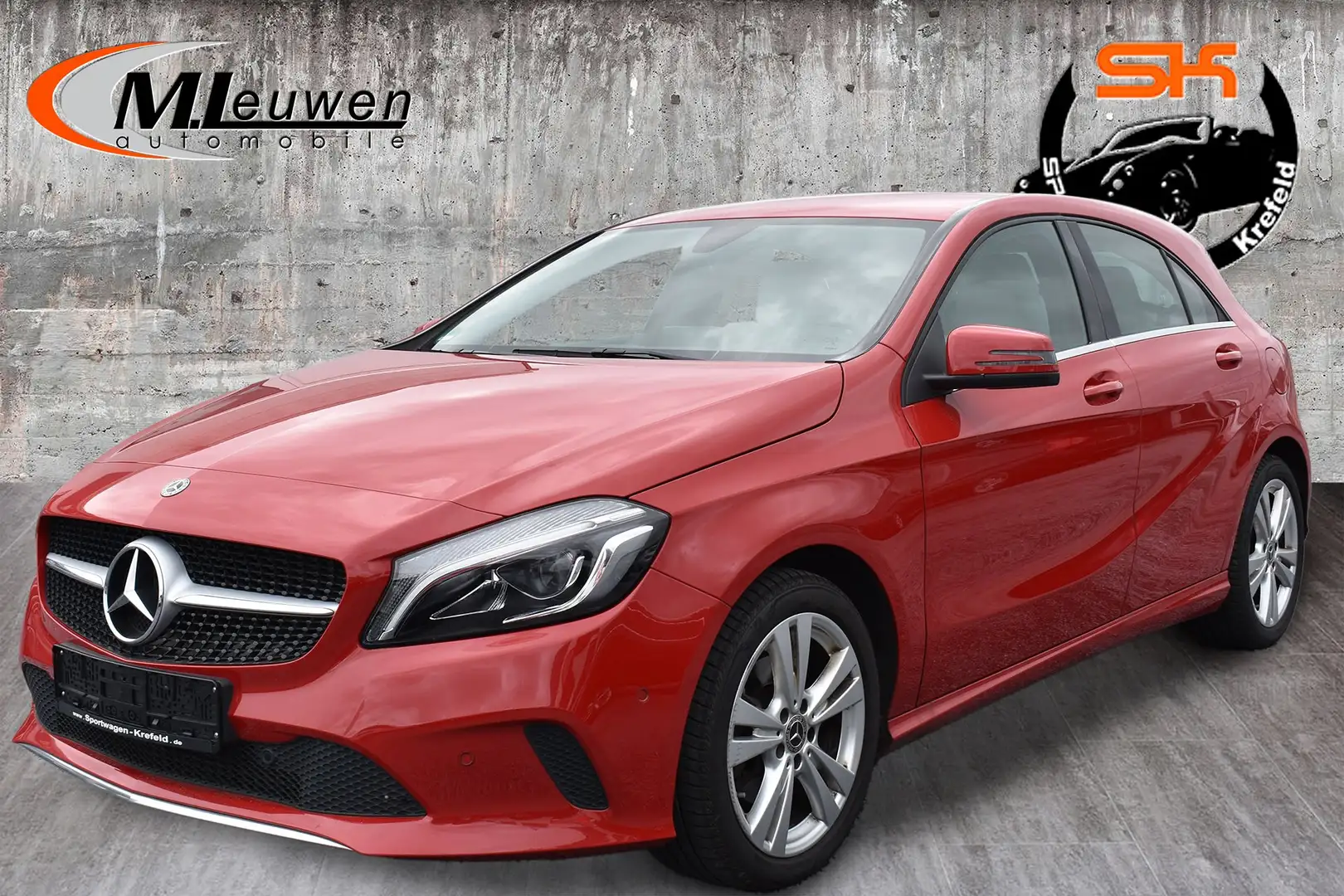 Mercedes-Benz A 220 4Matic 7G-DCT Urban  *NAVI*17" ALU*PDC* Rot - 1