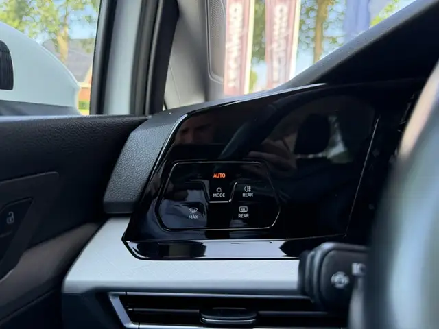 Volkswagen Golf view 25