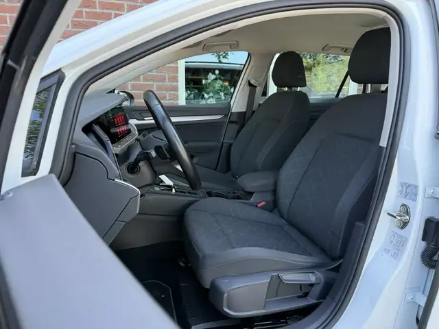 Volkswagen Golf view 4