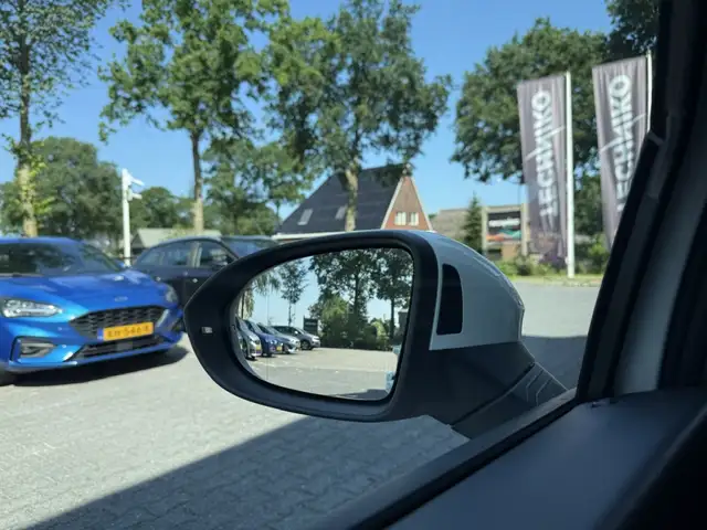 Volkswagen Golf view 29