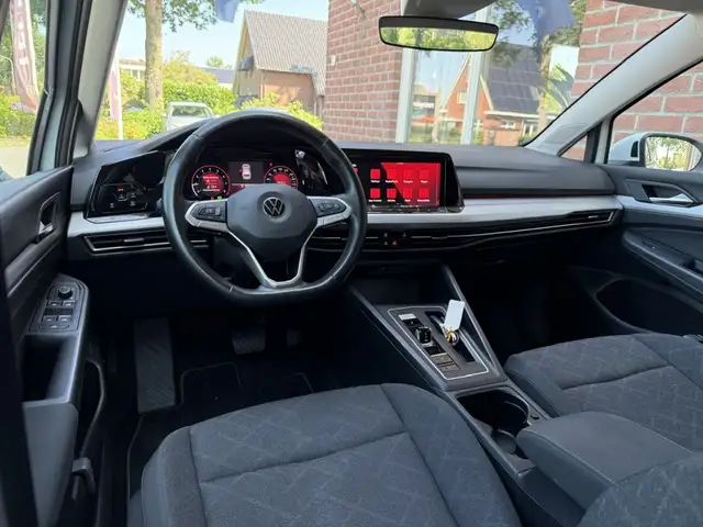 Volkswagen Golf view 3