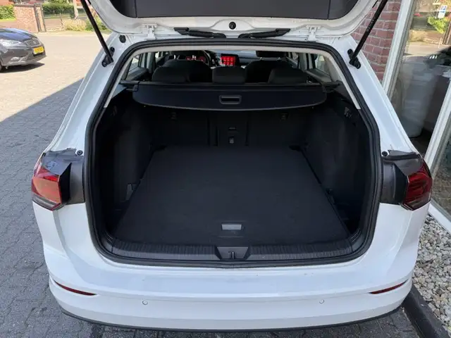 Volkswagen Golf view 6