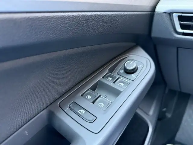 Volkswagen Golf view 24