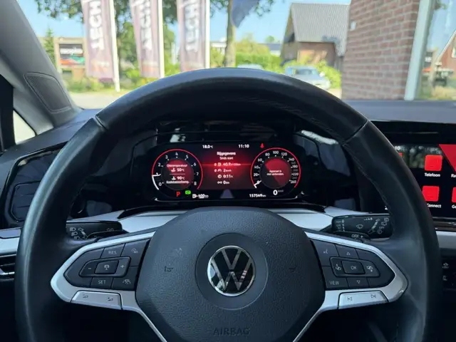 Volkswagen Golf view 8