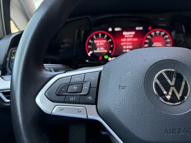 Volkswagen Golf view 22