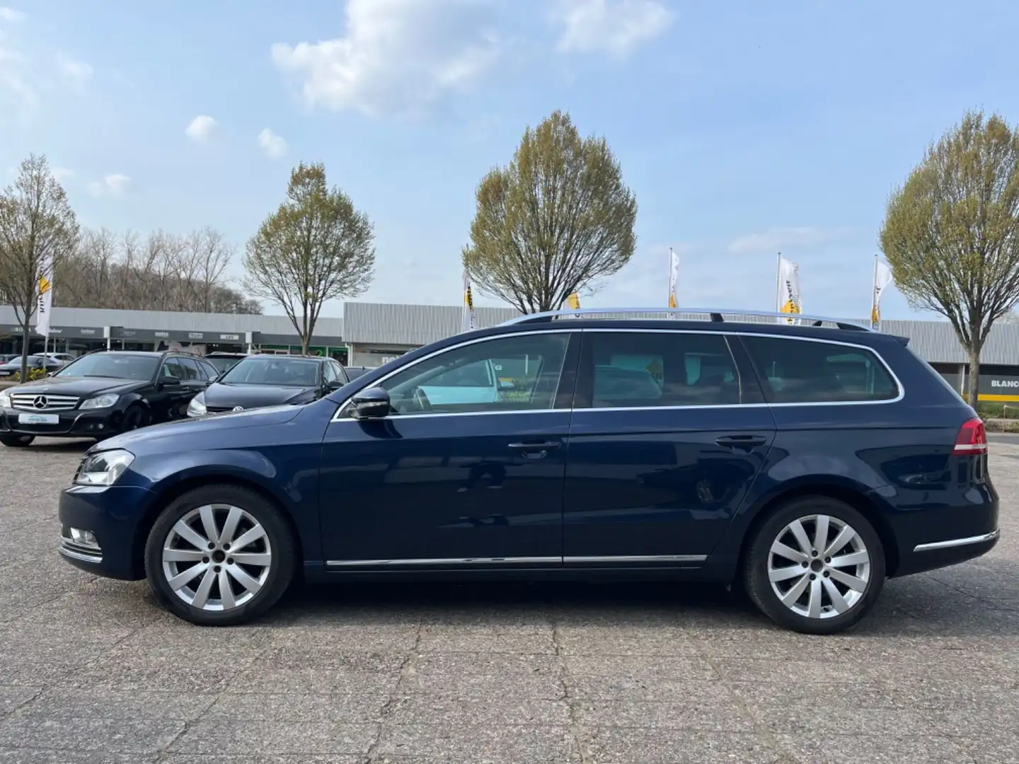 Volkswagen Passat Variant 2.0 TDI,Navi,TÜV Neu,AHK,PDC Bleu - 2