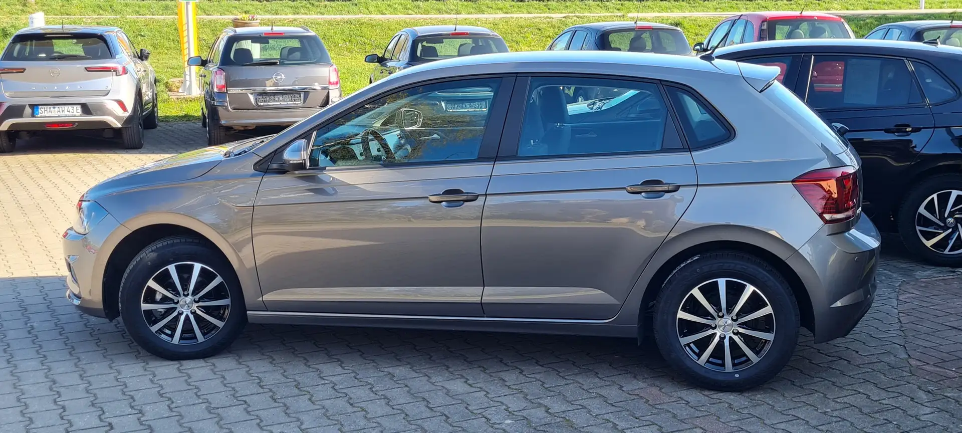 Volkswagen Polo Comfortline 1.0TSI -PDC SHZ AppConncet Alu(neu ) - Noir - 2
