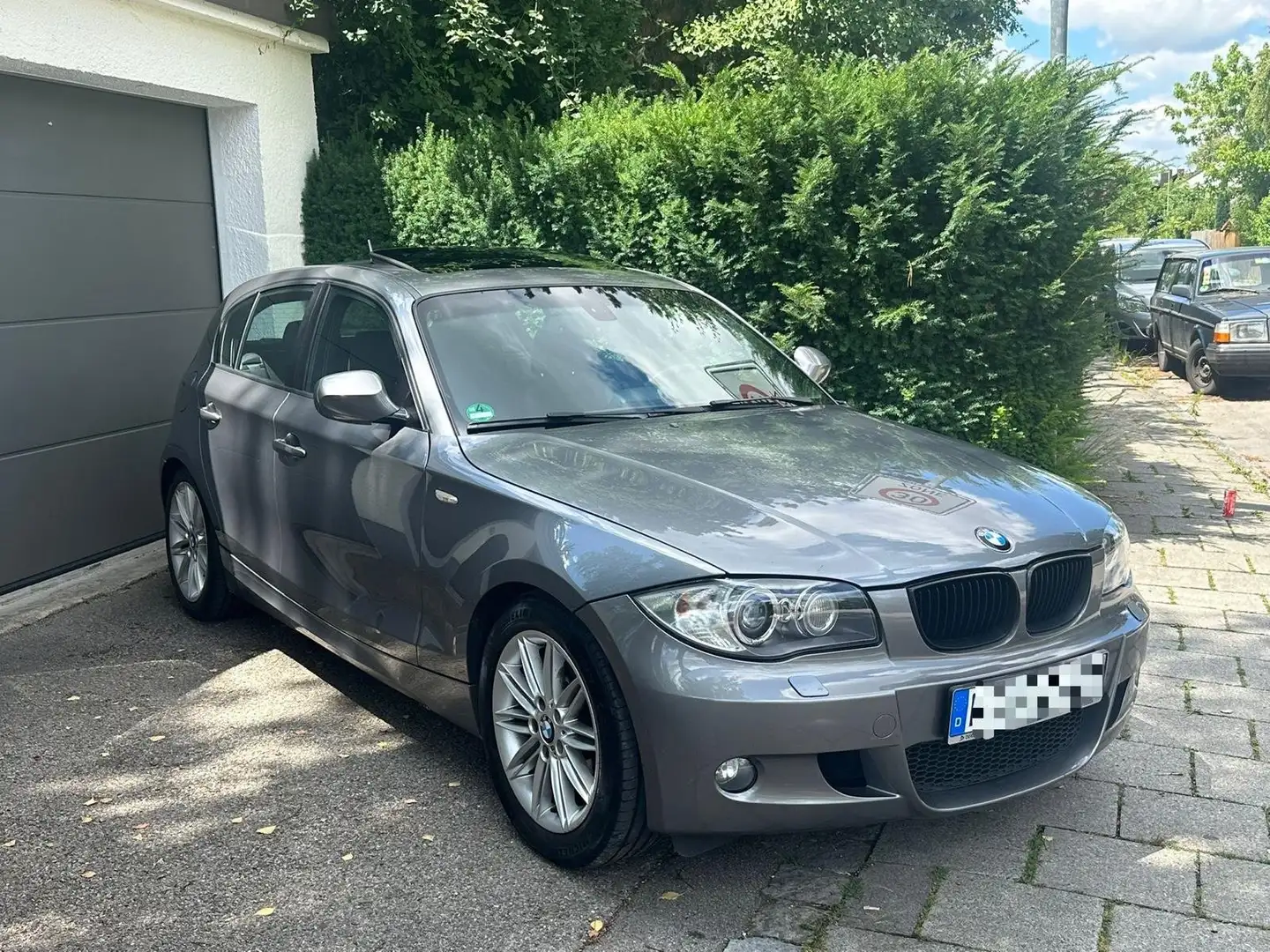BMW 120 120d M-Paket Grau - 1