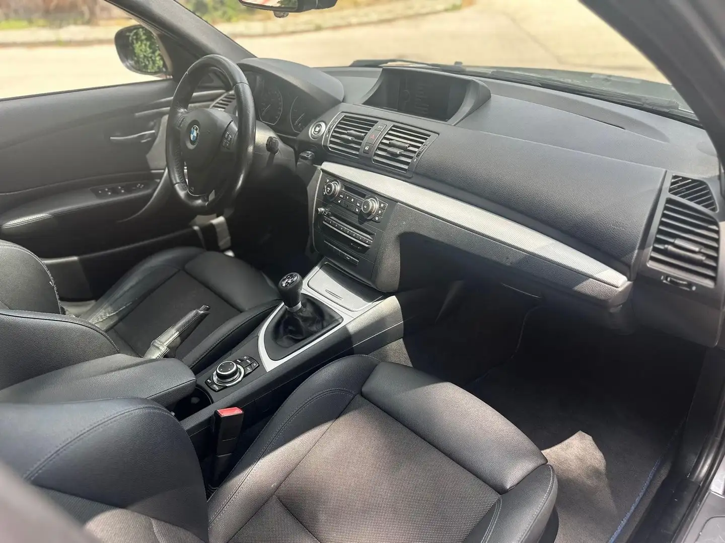 BMW 120 120d M-Paket Grau - 2