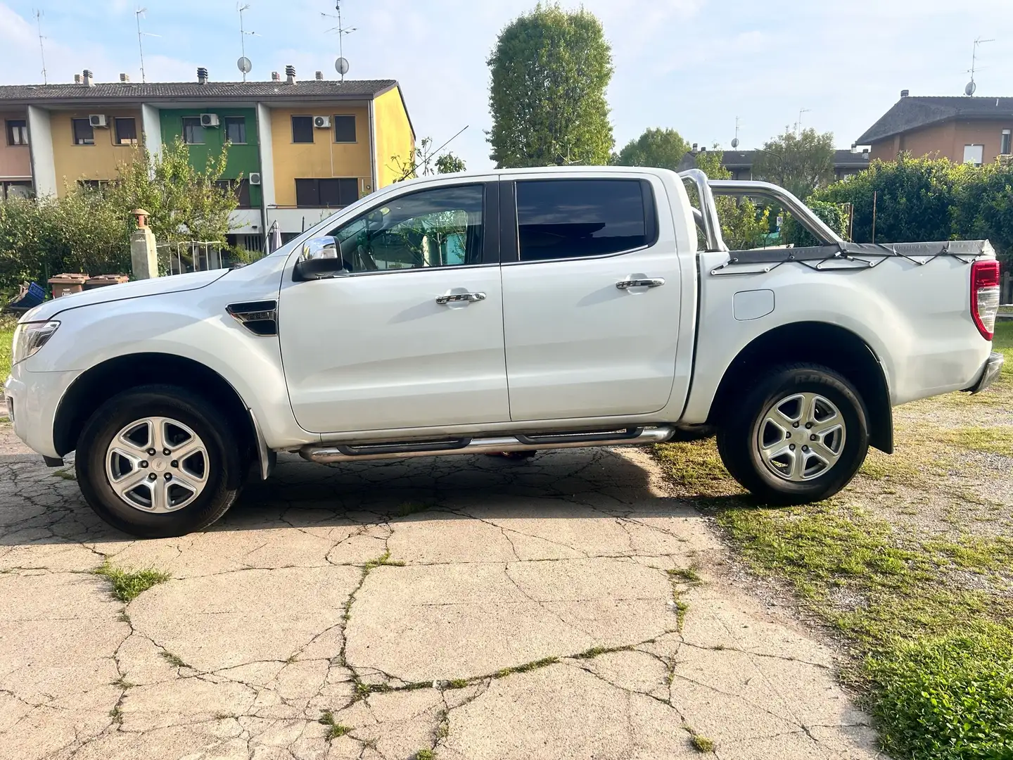 Ford Ranger 2.2 tdci double cab Limited auto Bianco - 1