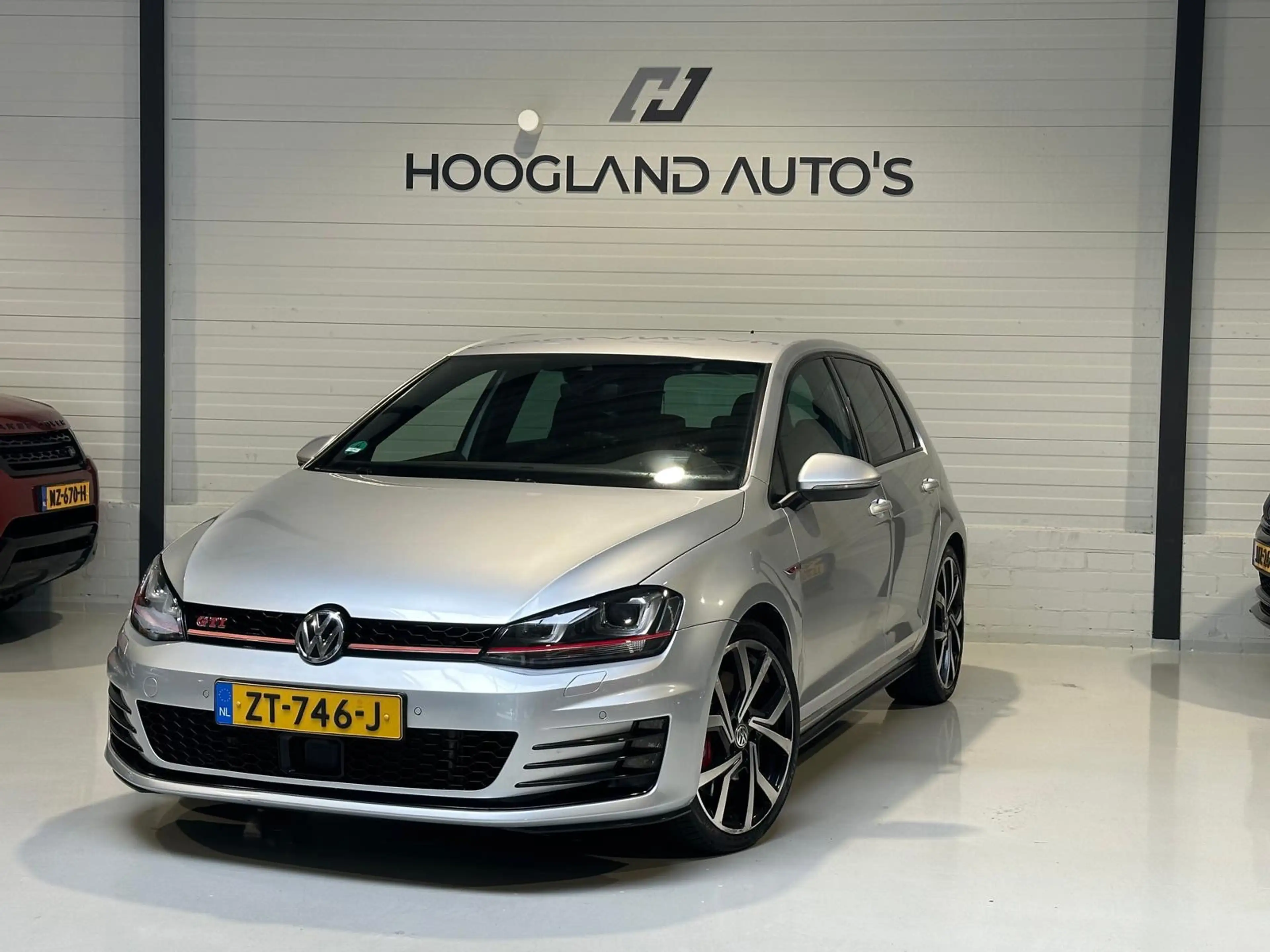 Volkswagen Golf GTI 2.0 TSI Performance 300PK — photo 2