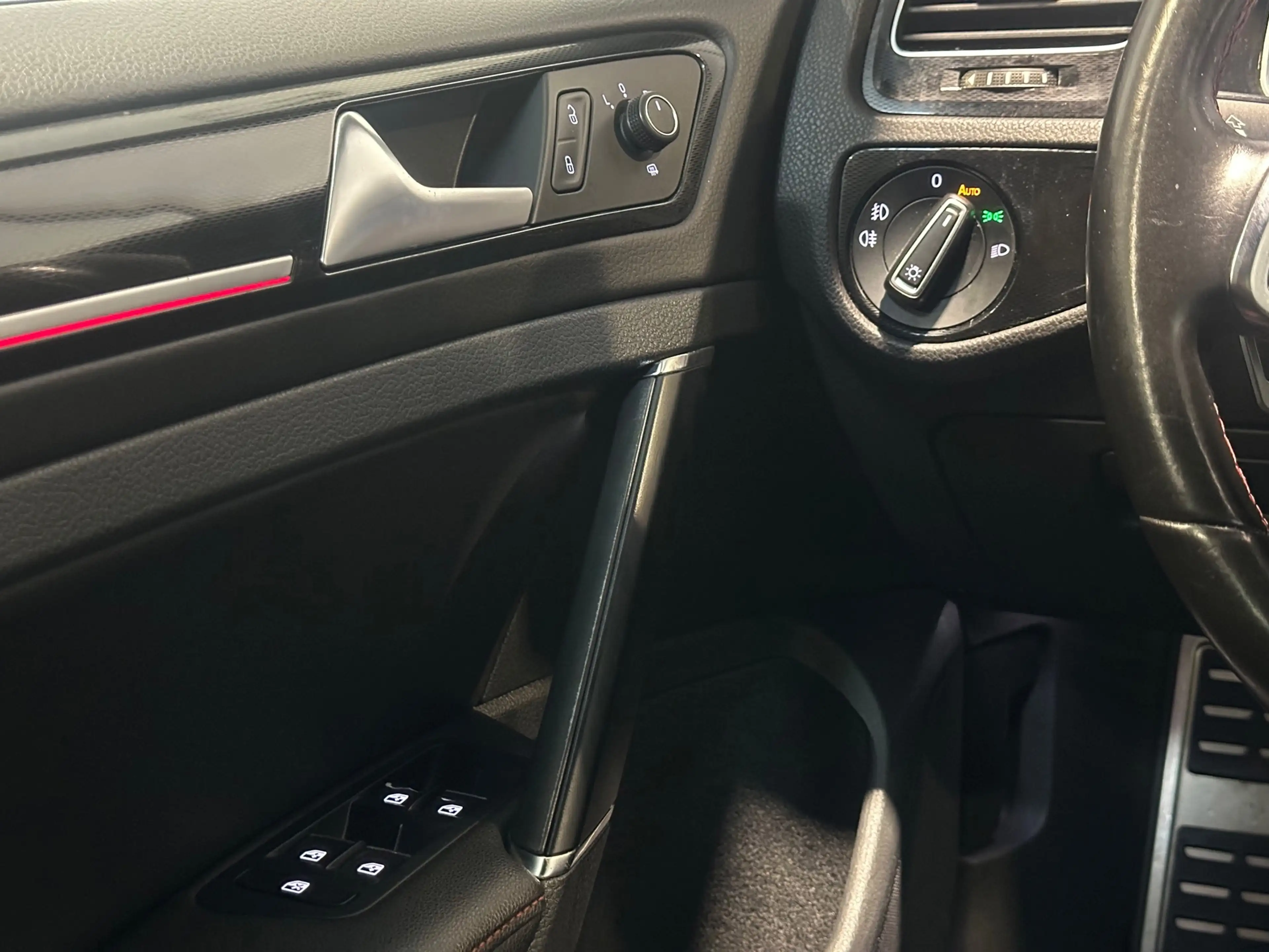 Volkswagen Golf GTI 2.0 TSI Performance 300PK — photo 12