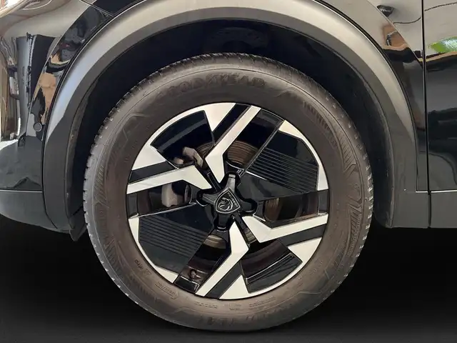 Peugeot 2008 view 8