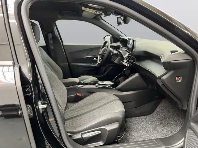 Peugeot 2008 view 11