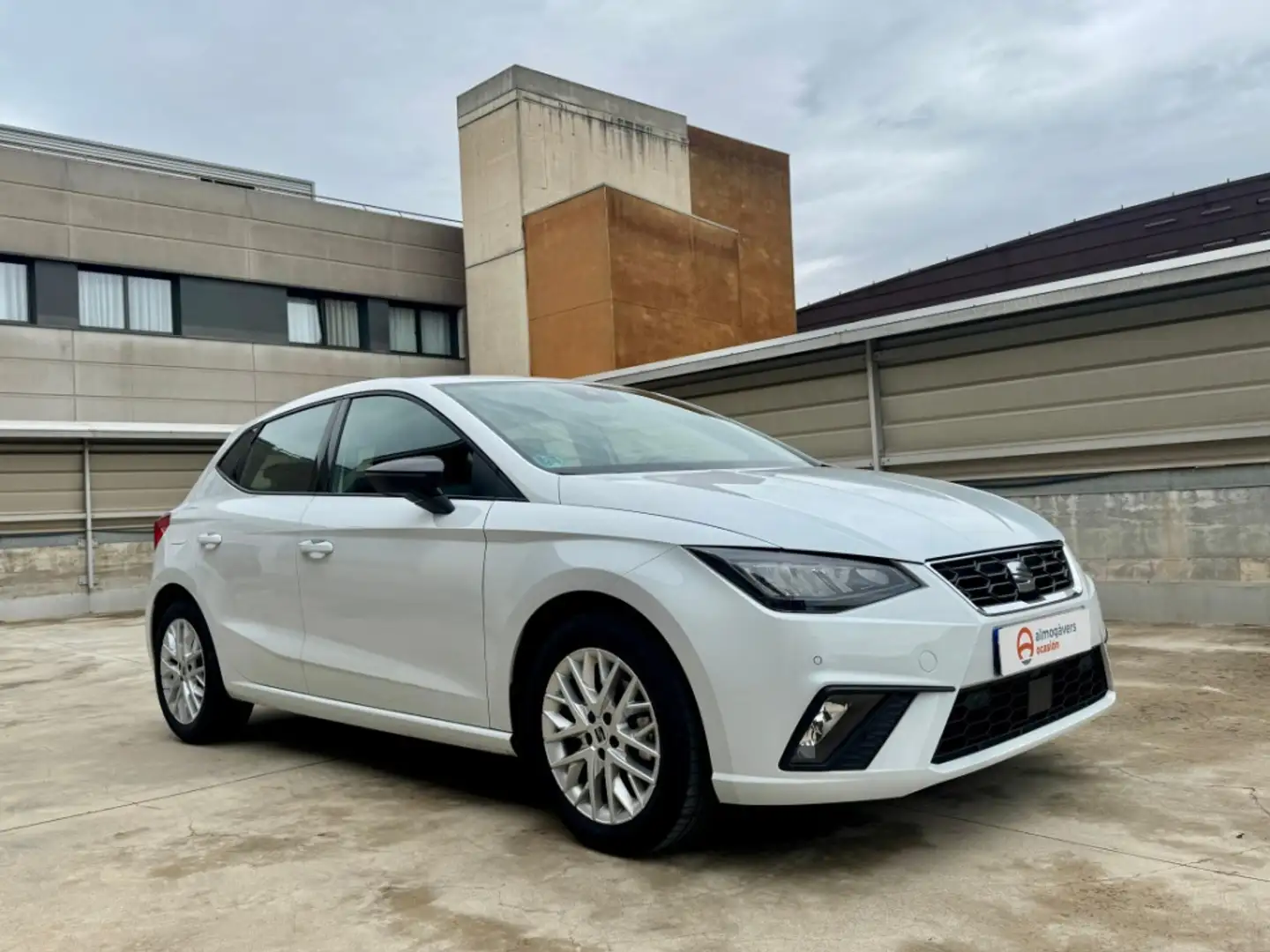 SEAT Ibiza FR 1.0 TSI 115CV XL 5P Blanco - 1